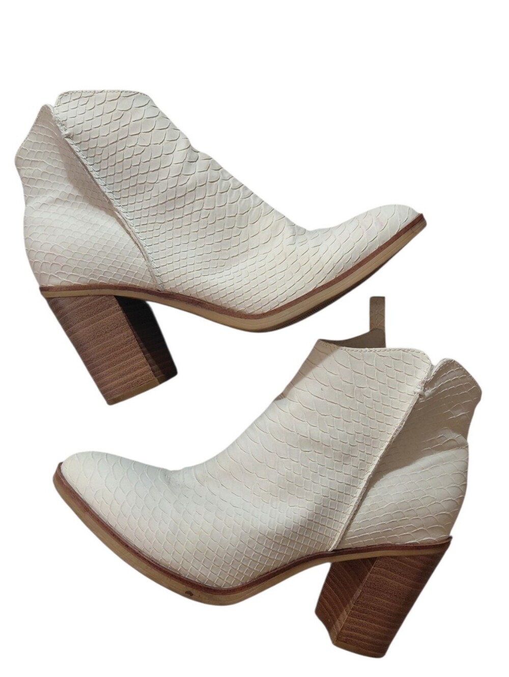 MIA White Textured Western Ankle Booties with Stacked Wood Heel Sz 7.5